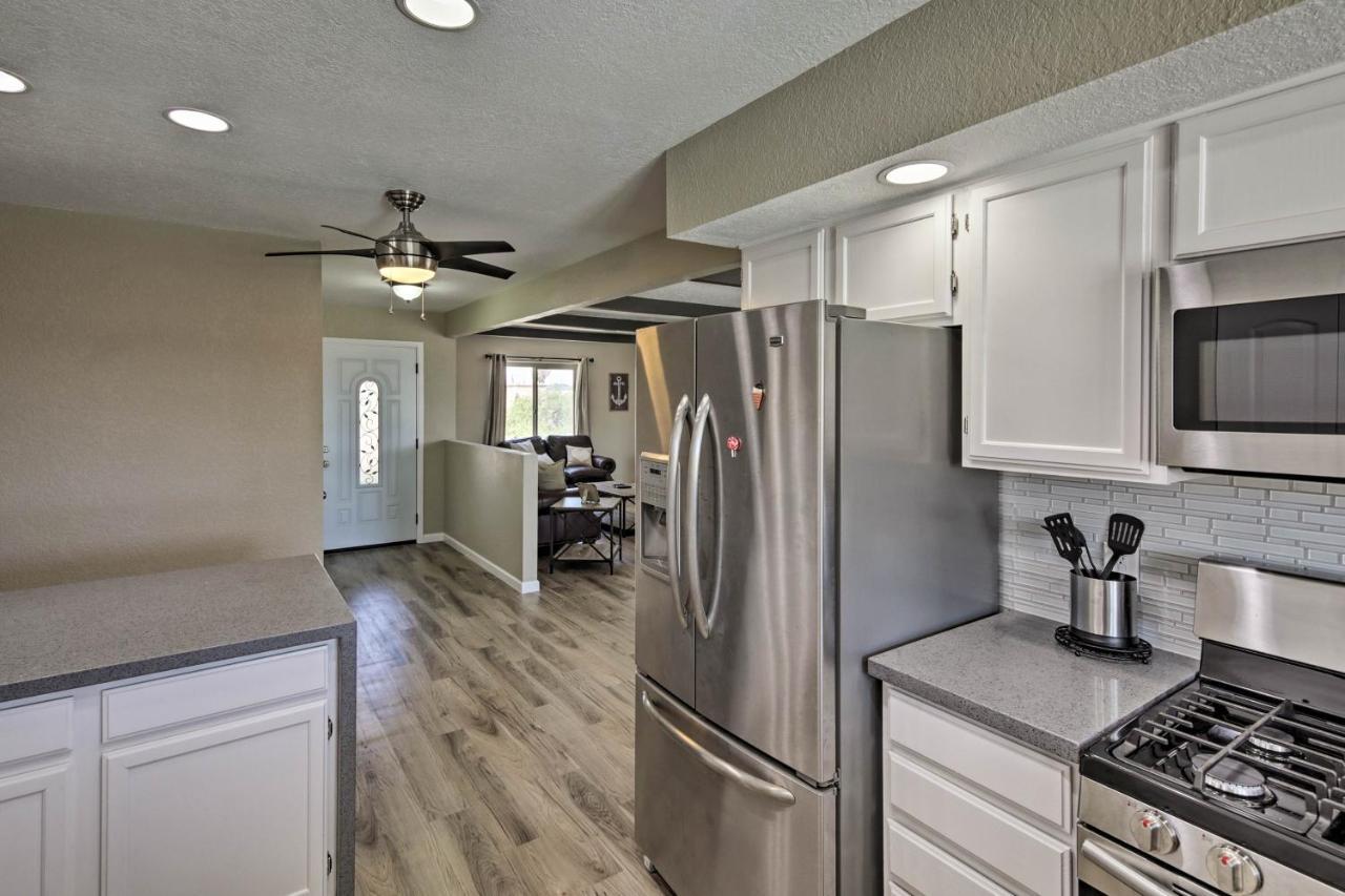 Lake Havasu Home With Pool And Mtn Views, Near Marina Lake Havasu City Zewnętrze zdjęcie